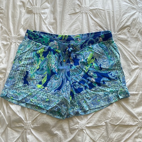 Lilly Pulitzer Pants - Lilly Pulitzer Size M Shorts
